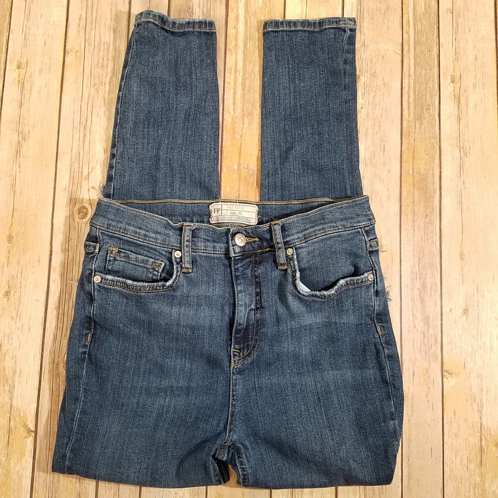 Free People high rise busted skinny jeans 28